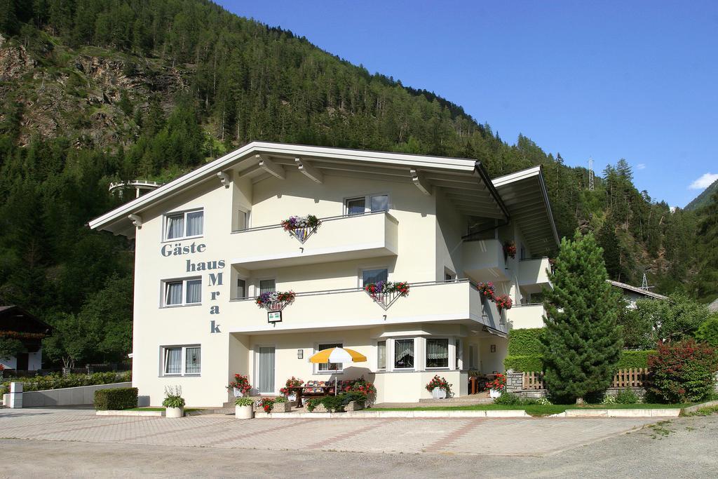 Gaestehaus Mrak Langenfeld Exterior photo